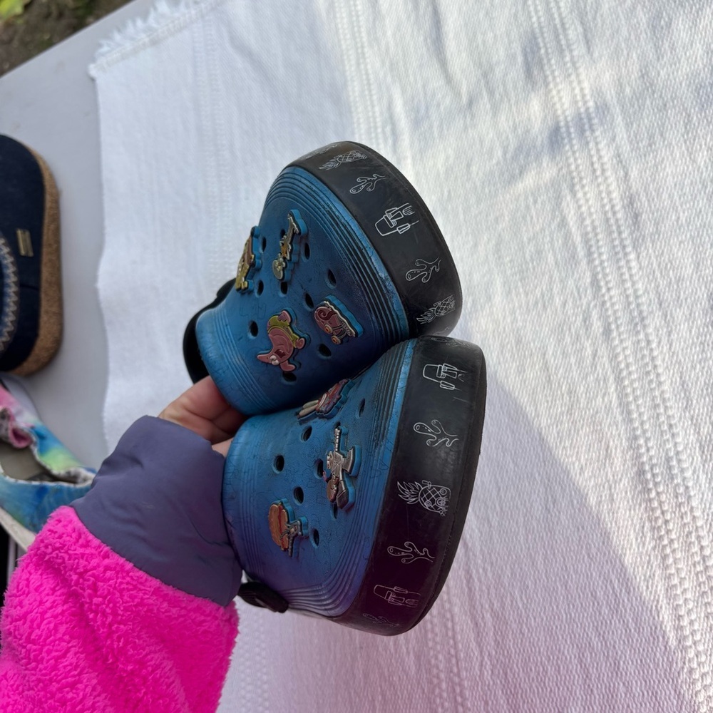 CROCS Kids Teal Turquoise Slip-On Clogs with Character Charms - Picture 10 of 10